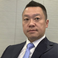 Hitoshi Tsuji,   Country Manager