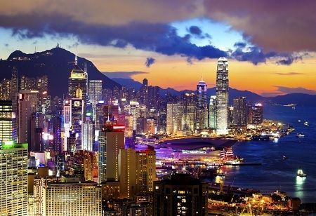 Hong Kong Tops Asia in Green Bond Sales Amid Infrastructure Surge